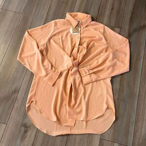 NWT Umgee Peach Blouse Casual Buttonup Shirt Women Medium Bin B-39‎